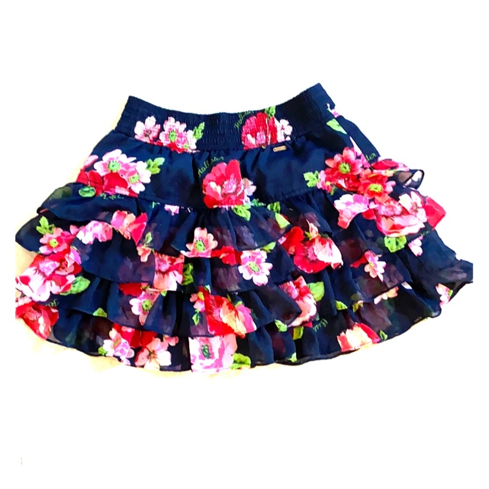 Hollister floral ruffle skirt. Size medium
